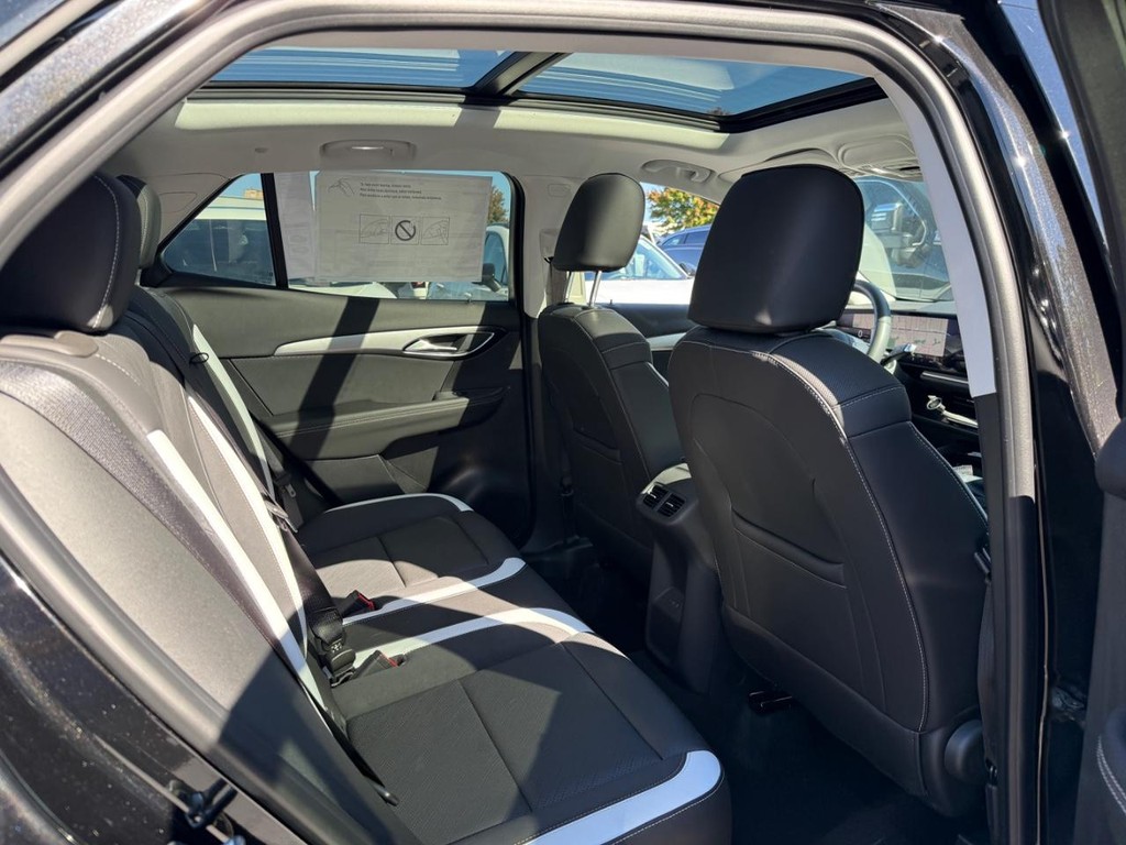 Buick Envision Vehicle Image 05