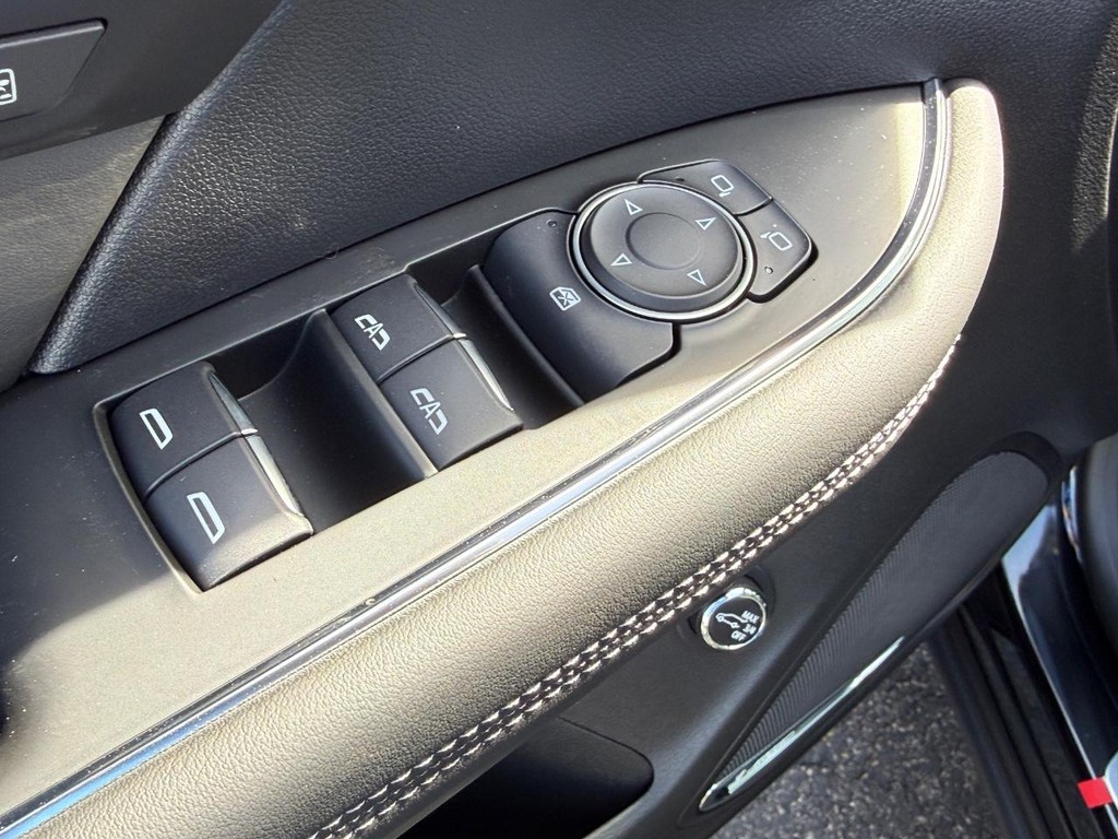 Buick Envision Vehicle Image 09
