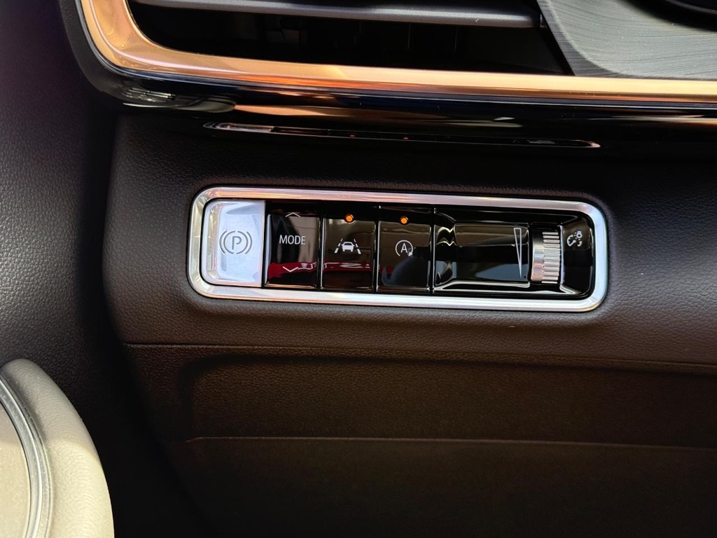 Buick Envision Vehicle Image 13