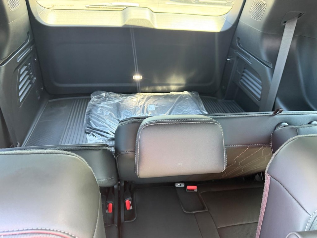 Buick Enclave Vehicle Image 05