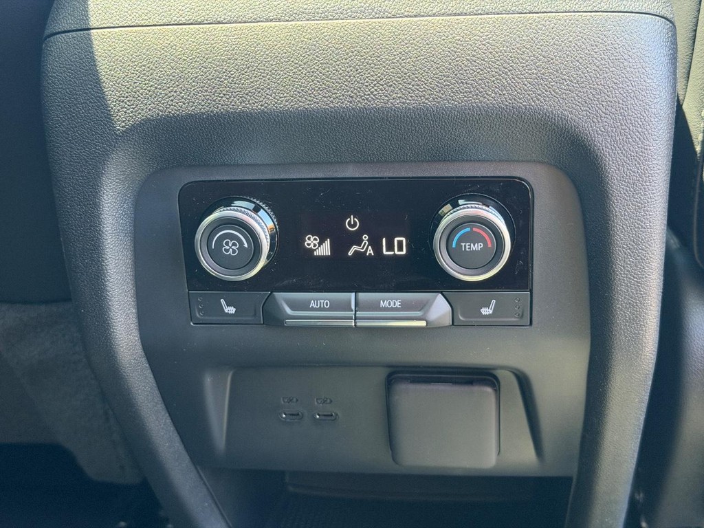 Buick Enclave Vehicle Image 10
