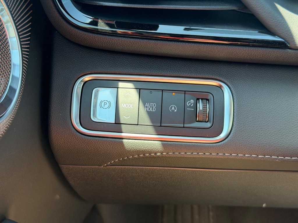 Buick Enclave Vehicle Image 13
