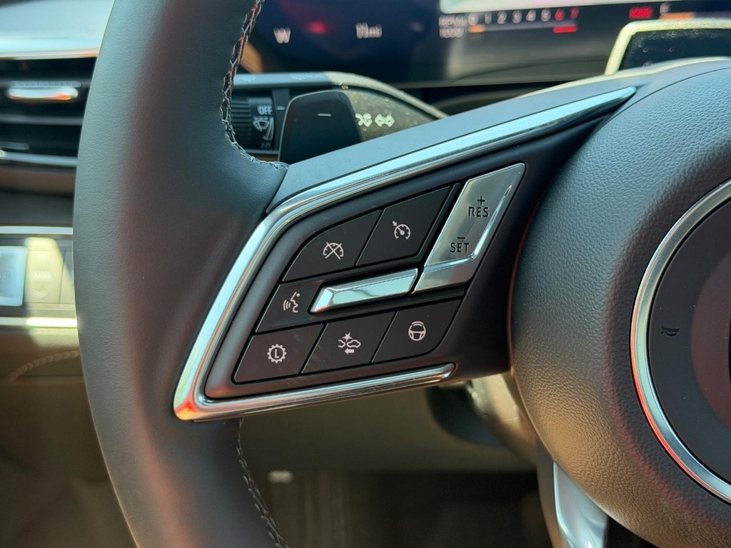 Buick Enclave Vehicle Image 14