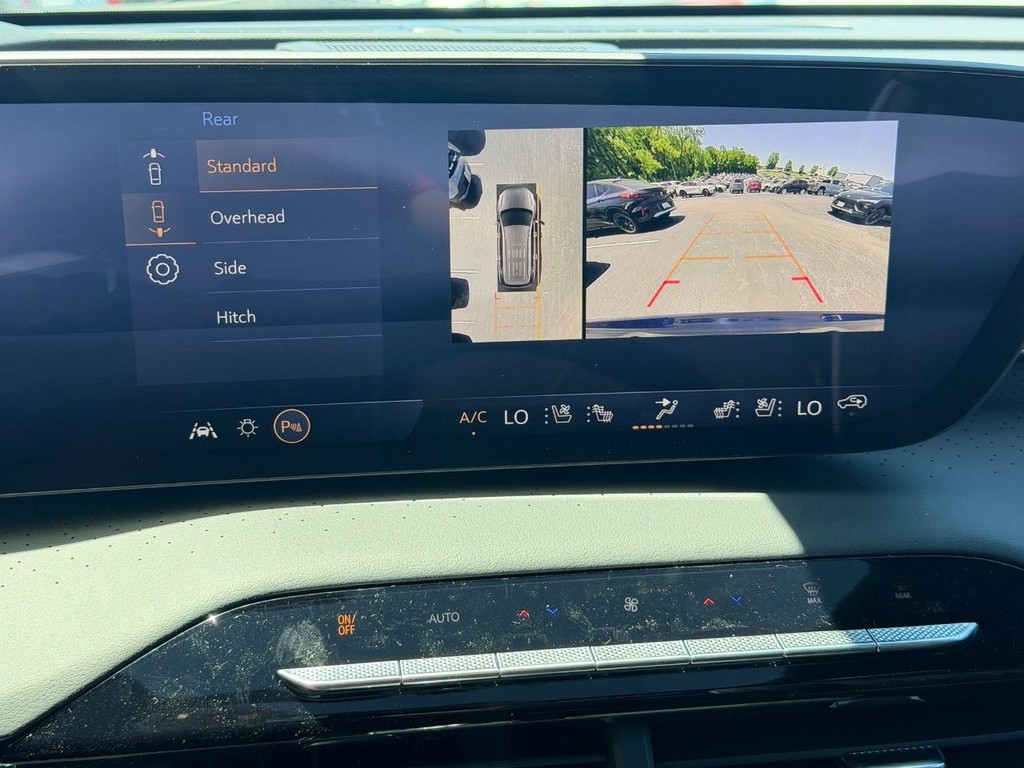 Buick Enclave Vehicle Image 16