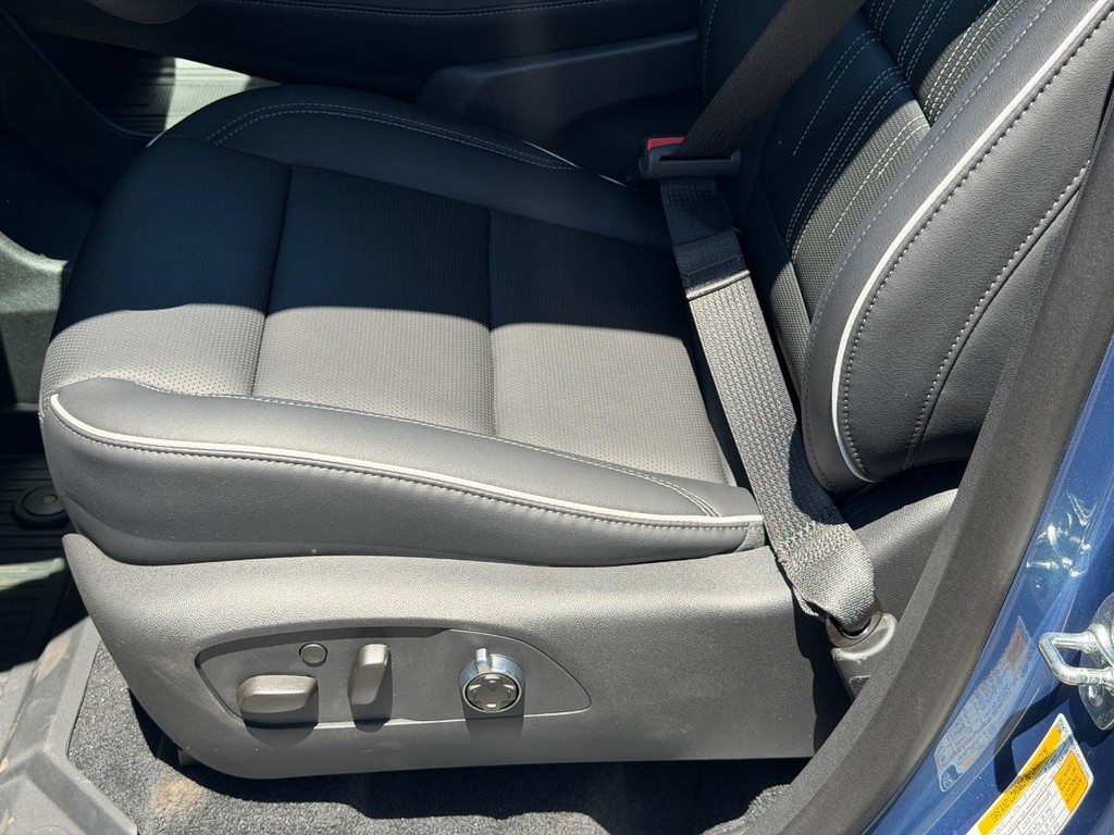 Buick Enclave Vehicle Image 18