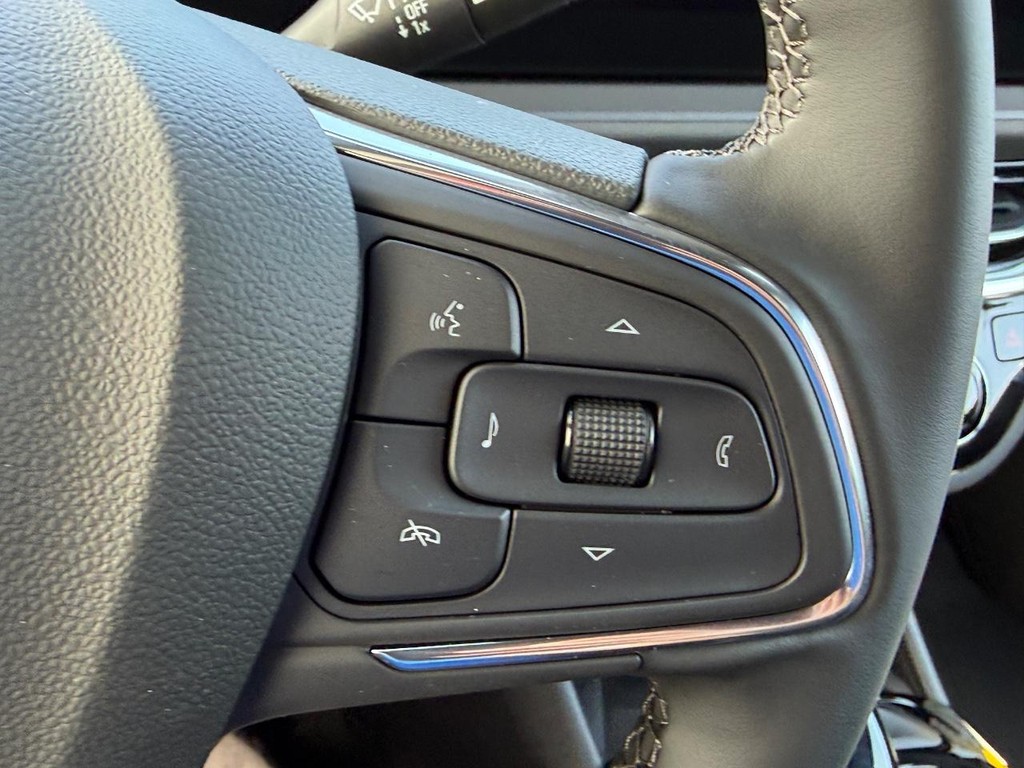 Buick Envista Vehicle Image 12