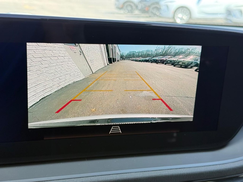 Buick Envista Vehicle Image 14