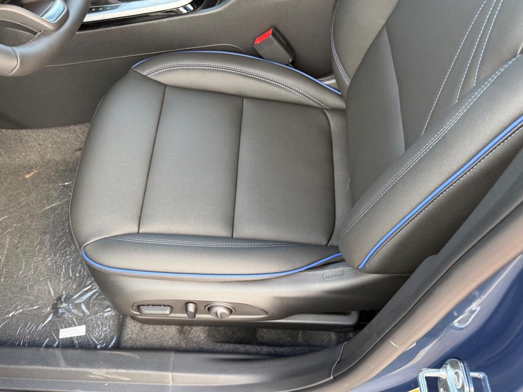 Buick Envista Vehicle Image 10