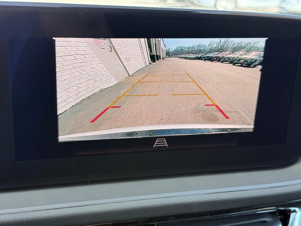 Buick Envista Vehicle Image 14