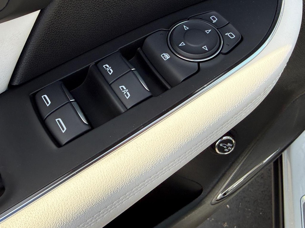 Buick Envision Vehicle Image 09