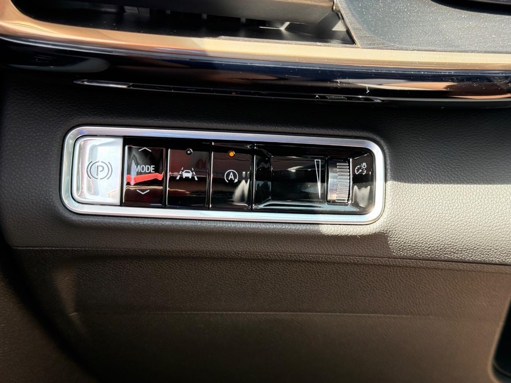 Buick Envision Vehicle Image 12