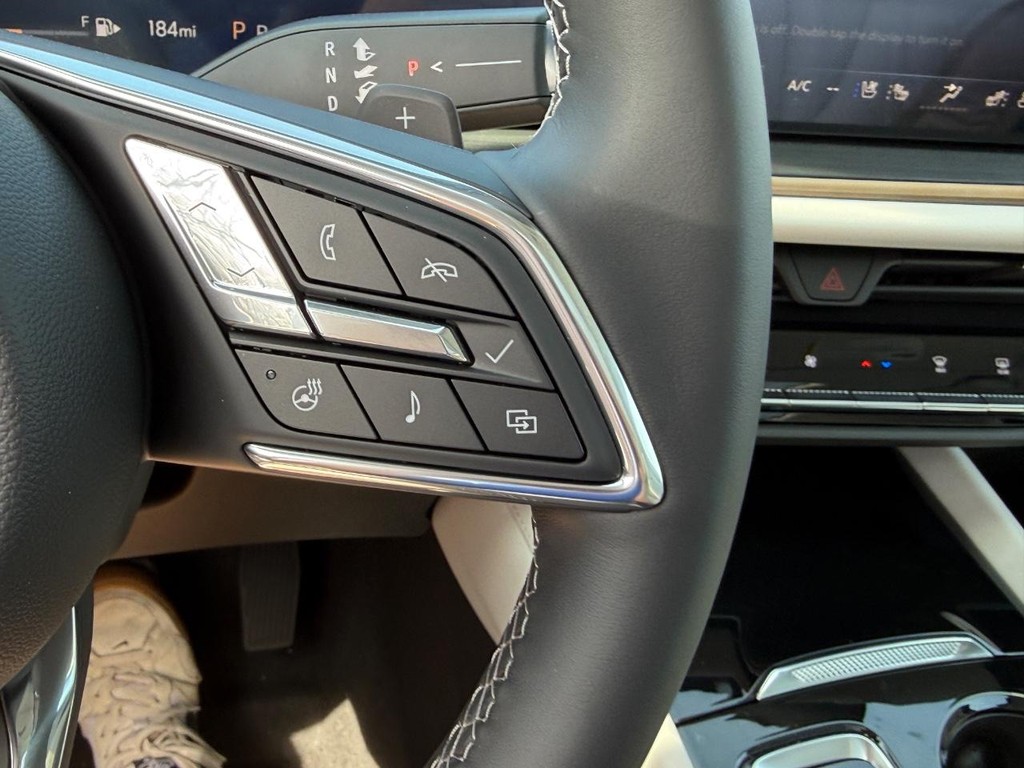 Buick Envision Vehicle Image 14
