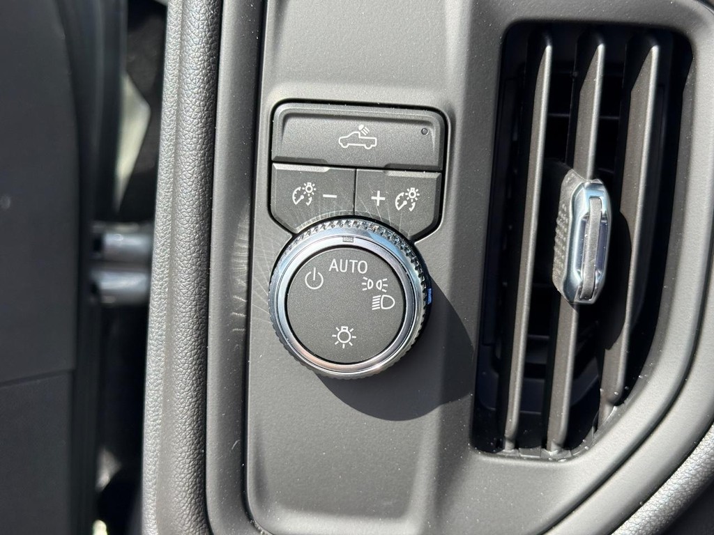 GMC Sierra 1500 Vehicle Image 11