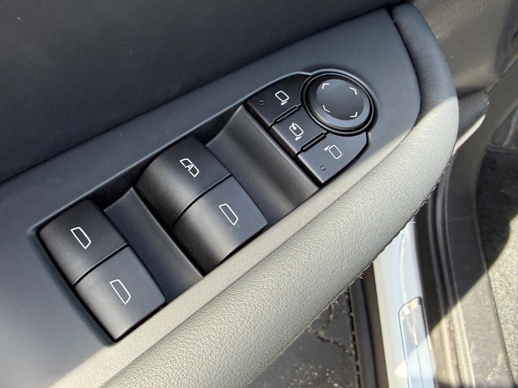 Buick Enclave Vehicle Image 09