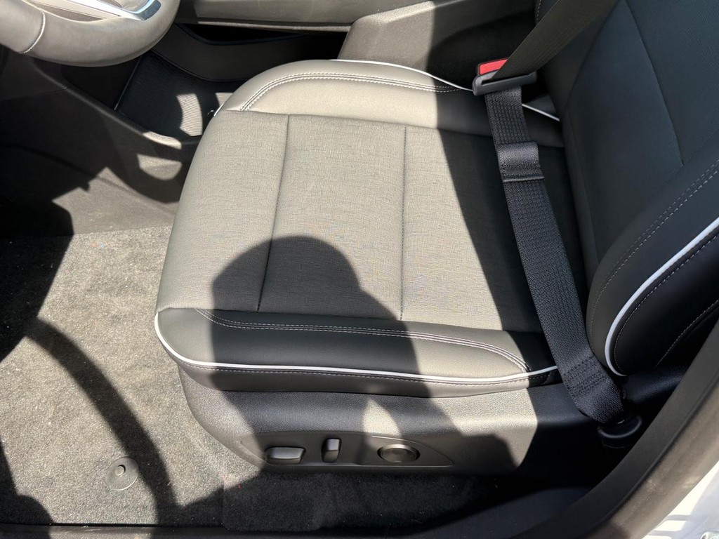 Buick Enclave Vehicle Image 10