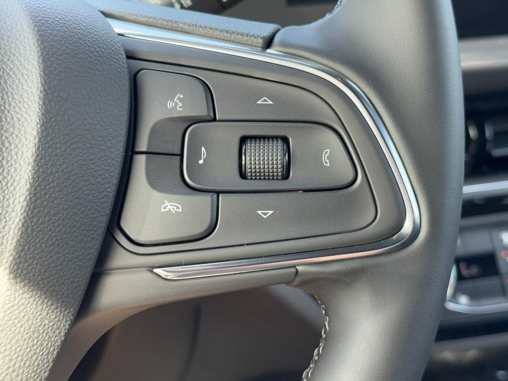 Buick Envista Vehicle Image 11