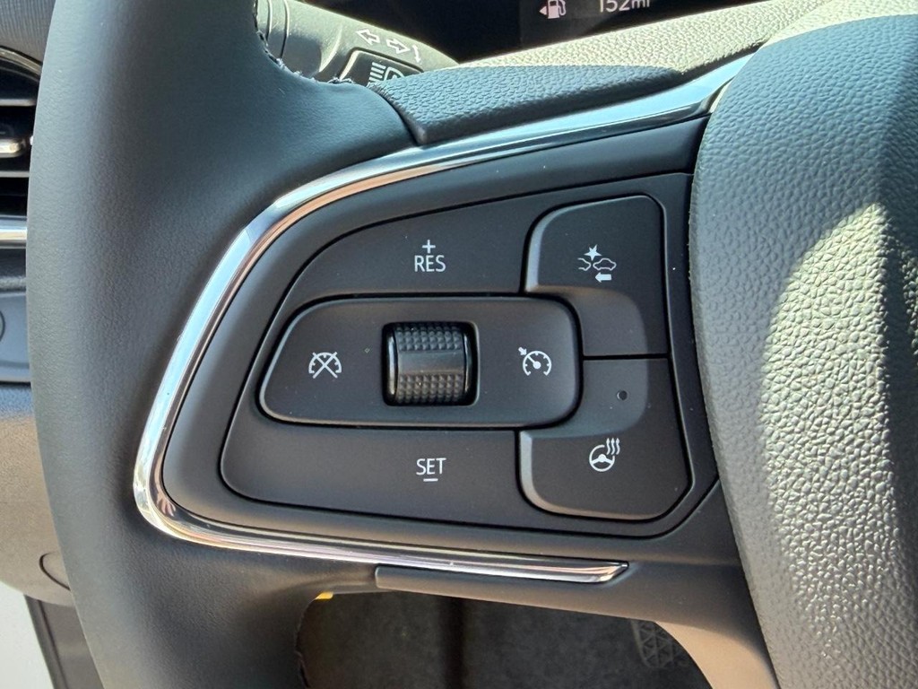 Buick Envista Vehicle Image 11