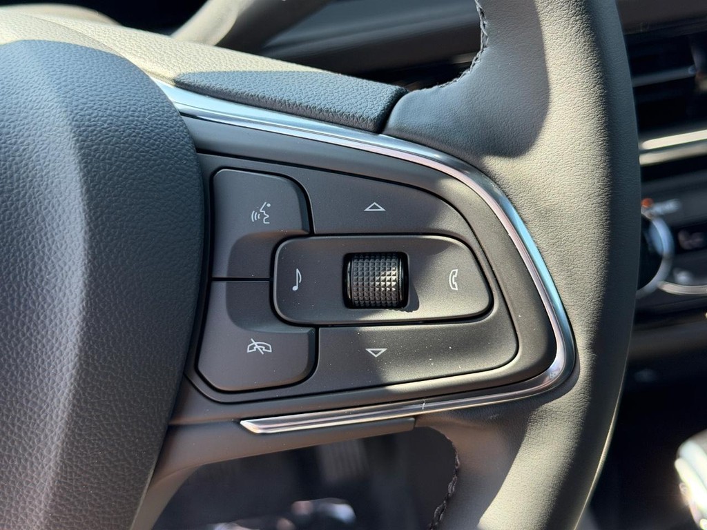 Buick Envista Vehicle Image 12