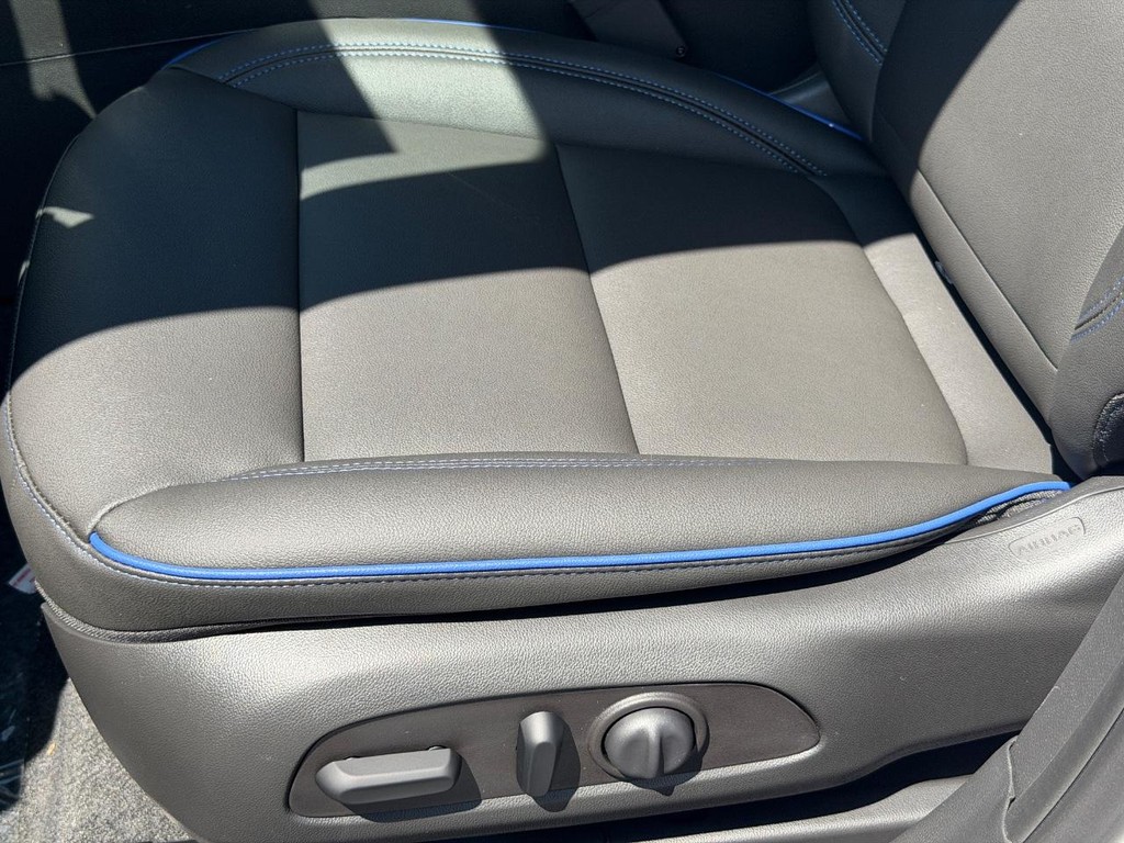 Buick Envista Vehicle Image 15