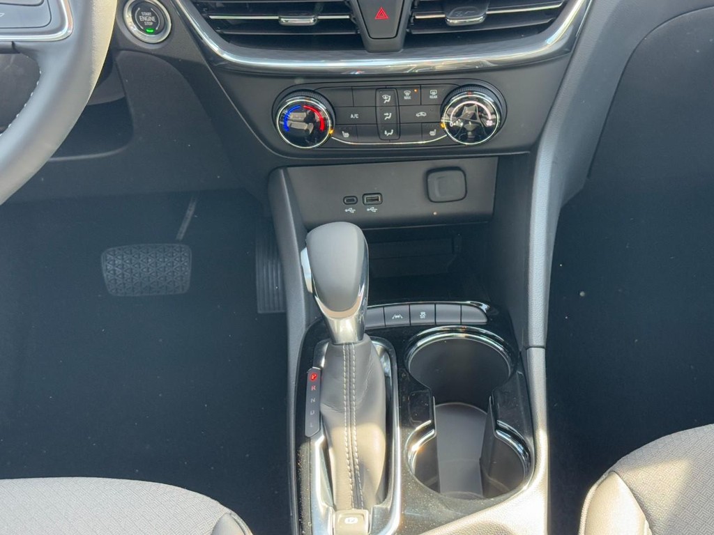 Buick Encore GX Vehicle Image 09