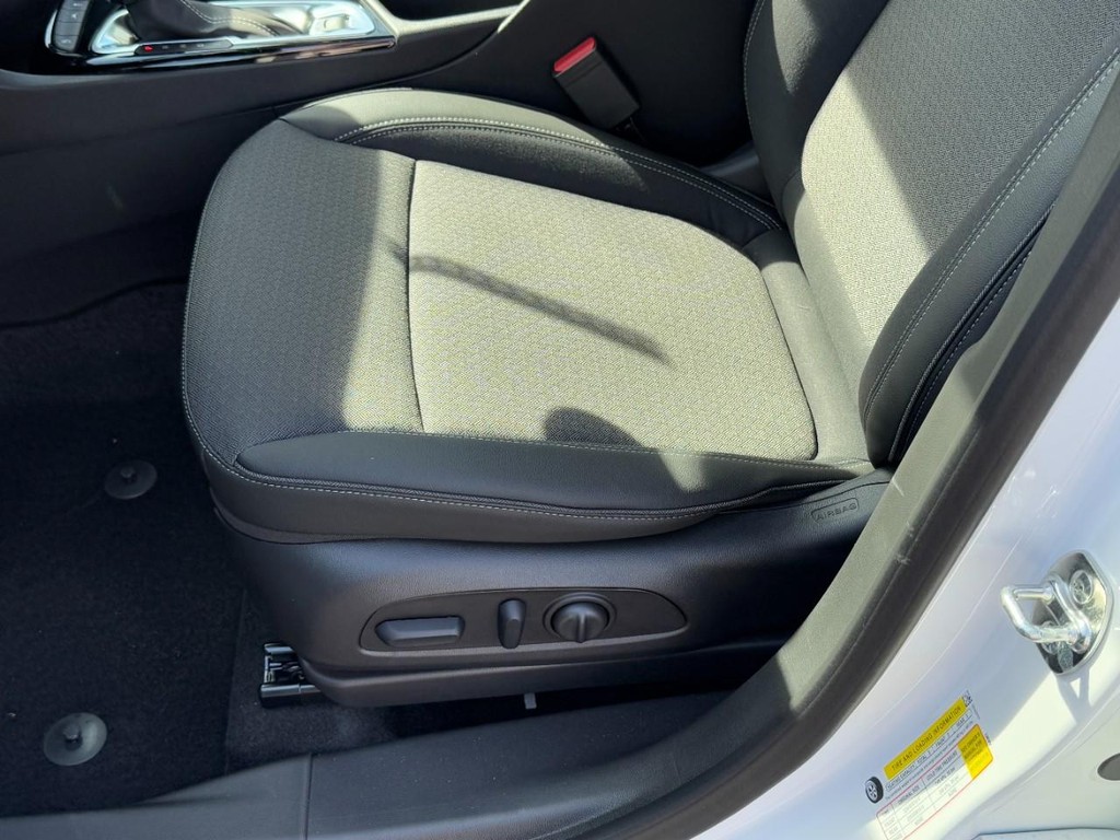 Buick Encore GX Vehicle Image 13
