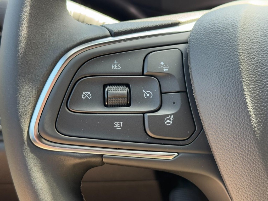 Buick Envista Vehicle Image 10