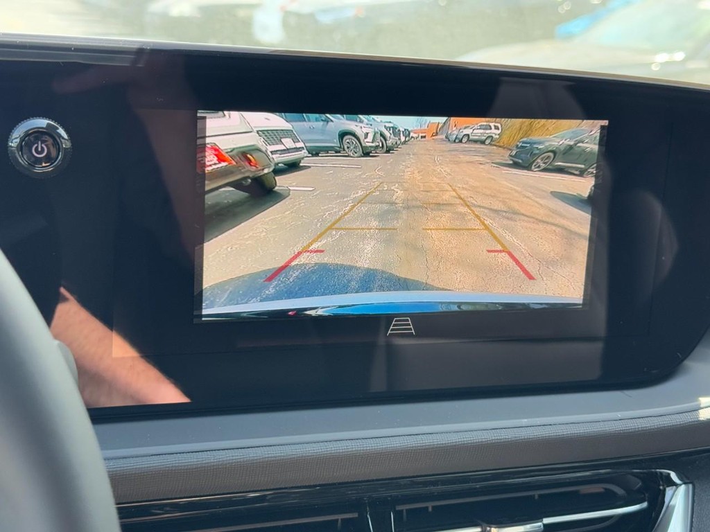 Buick Envista Vehicle Image 13