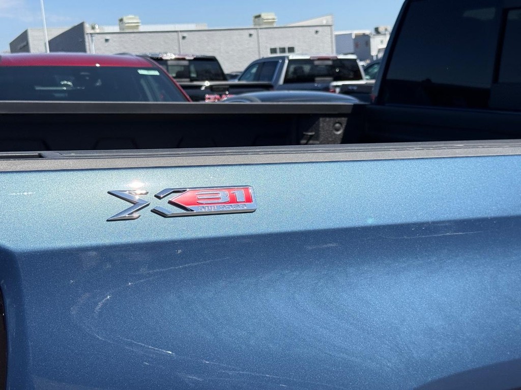 GMC Sierra 1500 Vehicle Image 05