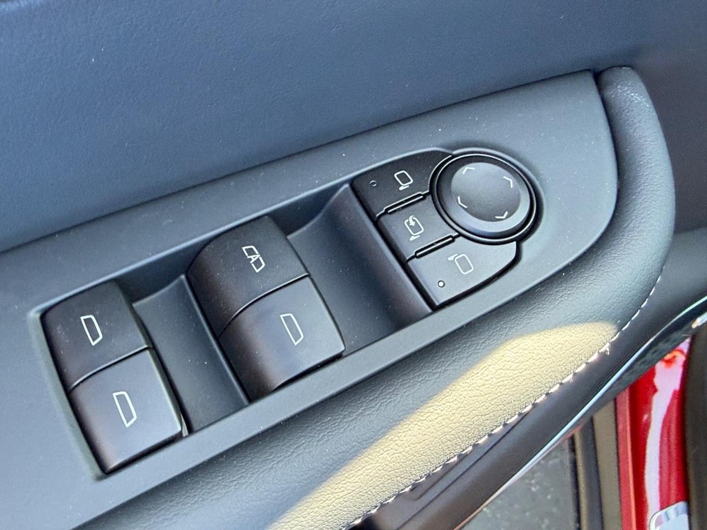 Buick Enclave Vehicle Image 11