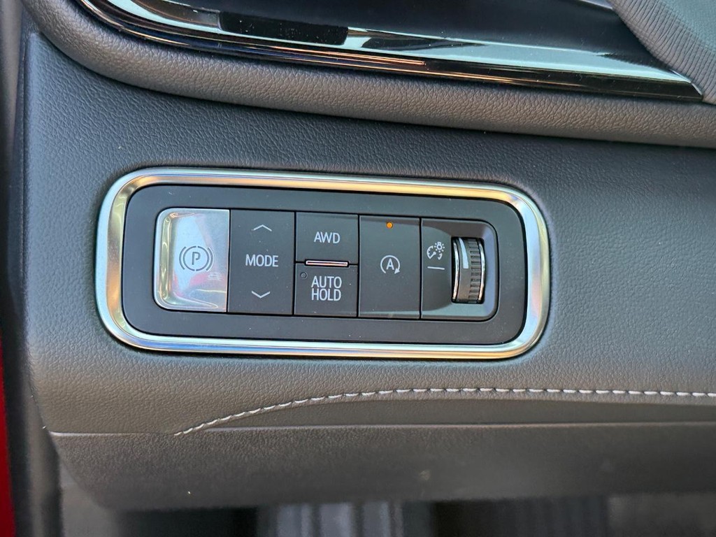 Buick Enclave Vehicle Image 13