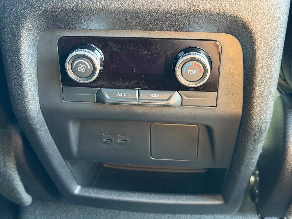 Buick Enclave Vehicle Image 11