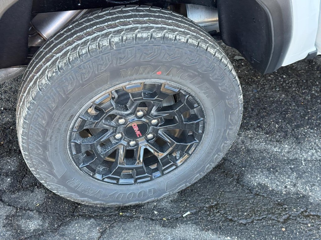 GMC Canyon Vehicle Image 05