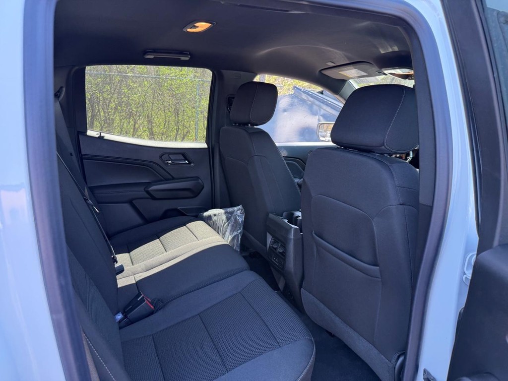 GMC Canyon Vehicle Image 06