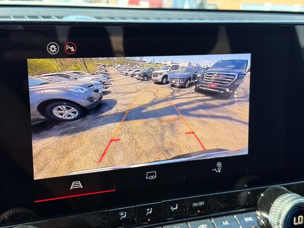 GMC Canyon Vehicle Image 15