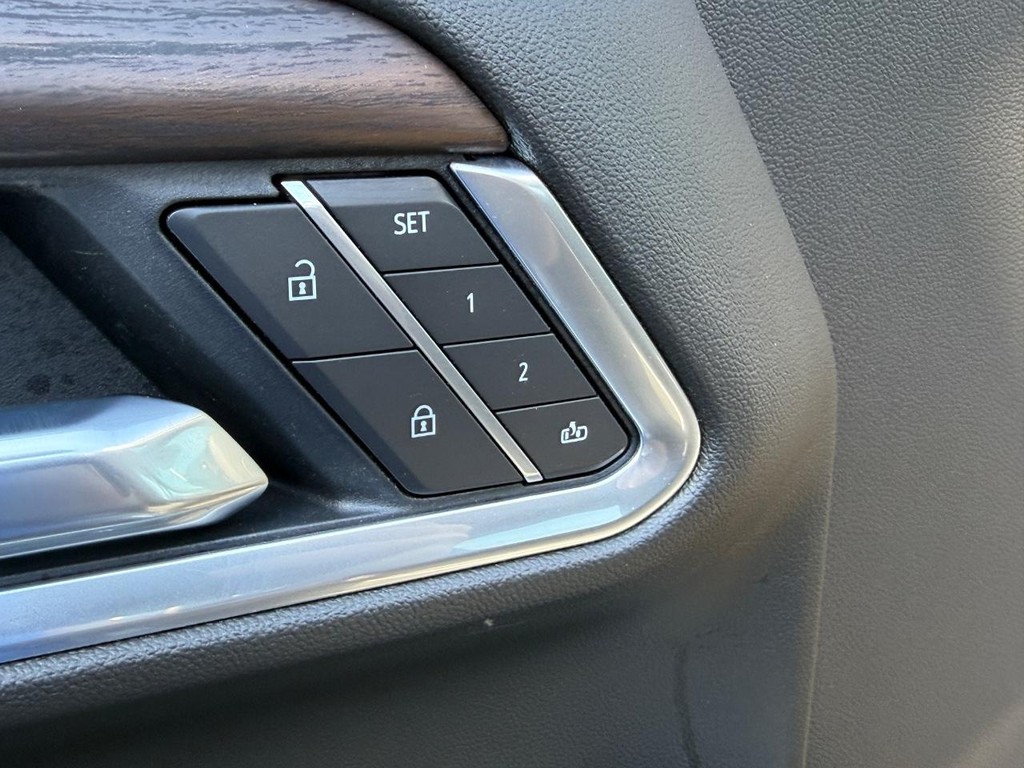 GMC Sierra 1500 Vehicle Image 11