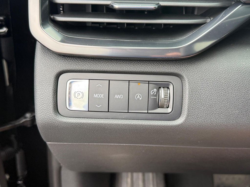 GMC Acadia Vehicle Image 15