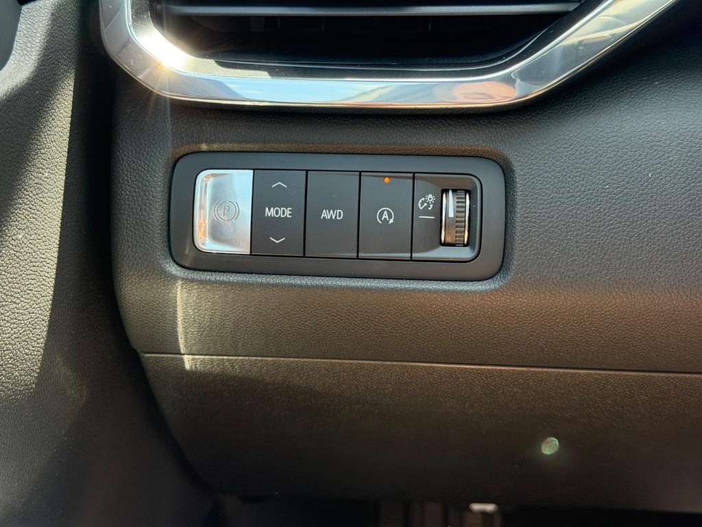 GMC Acadia Vehicle Image 13