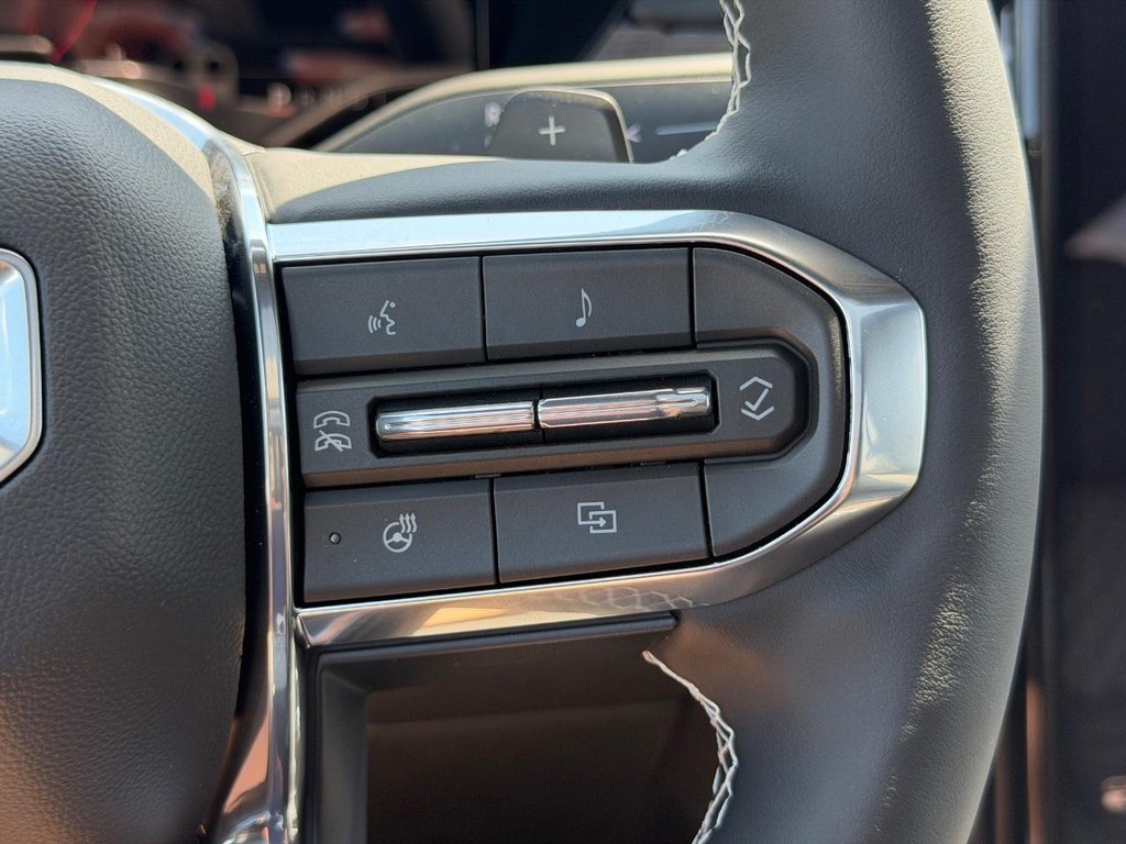 GMC Acadia Vehicle Image 15