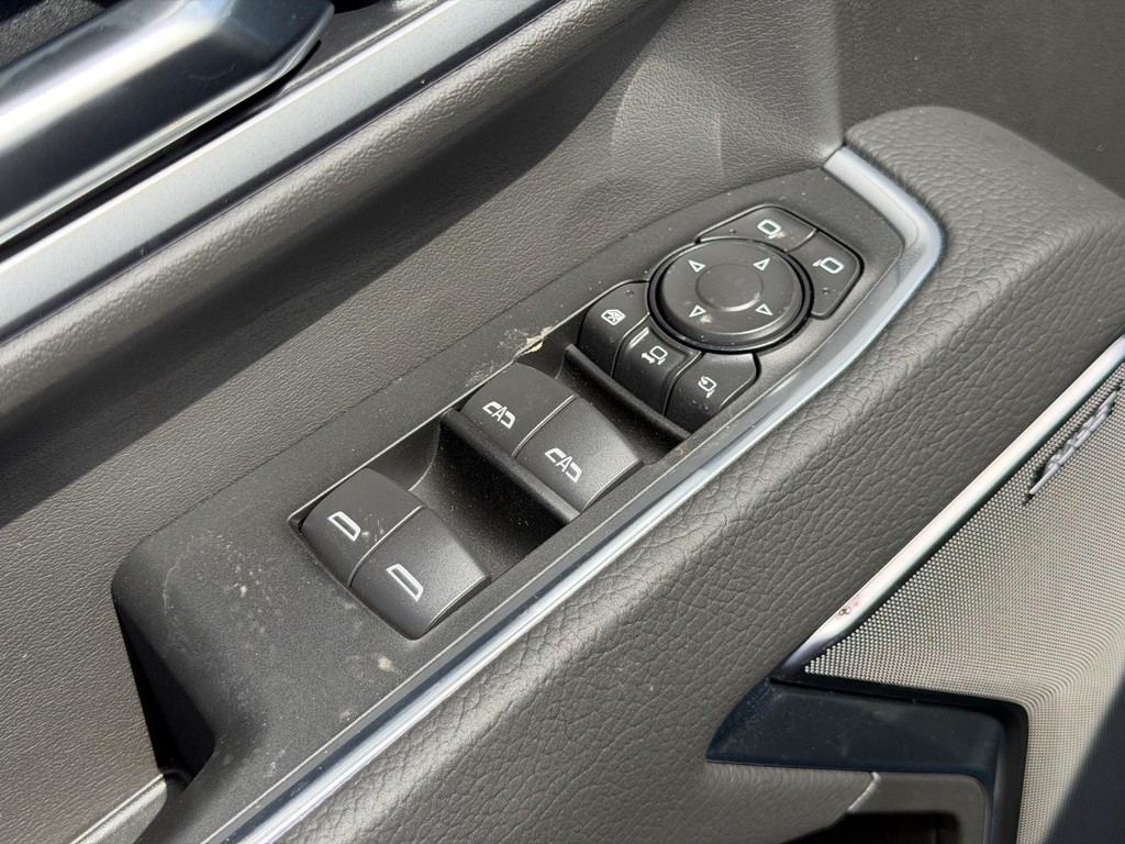 GMC Sierra 2500HD Vehicle Image 10