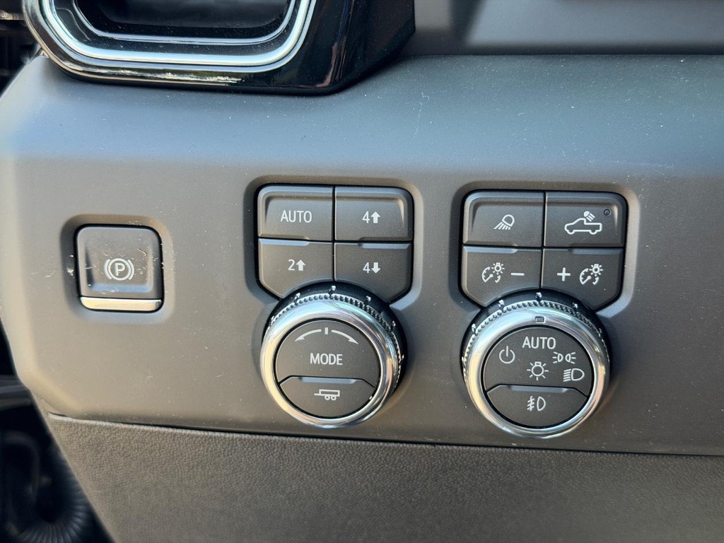 GMC Sierra 2500HD Vehicle Image 12