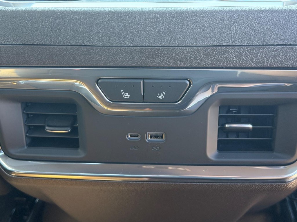 GMC Sierra 2500HD Vehicle Image 09