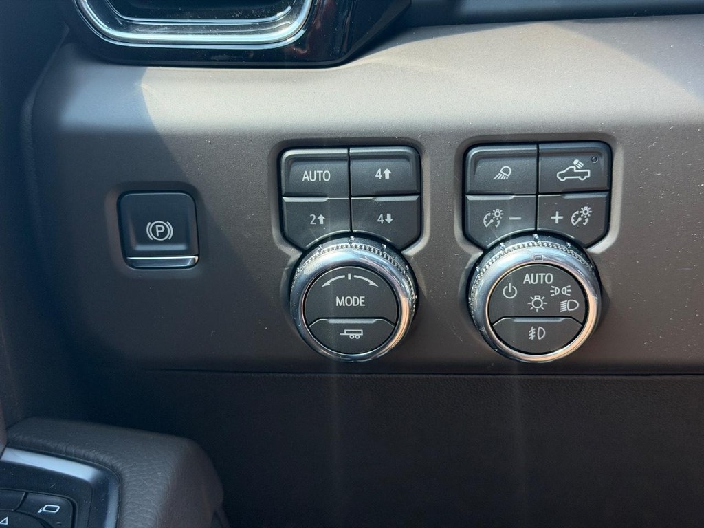 GMC Sierra 2500HD Vehicle Image 12