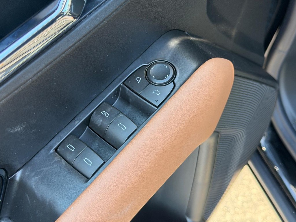 GMC Canyon Vehicle Image 09