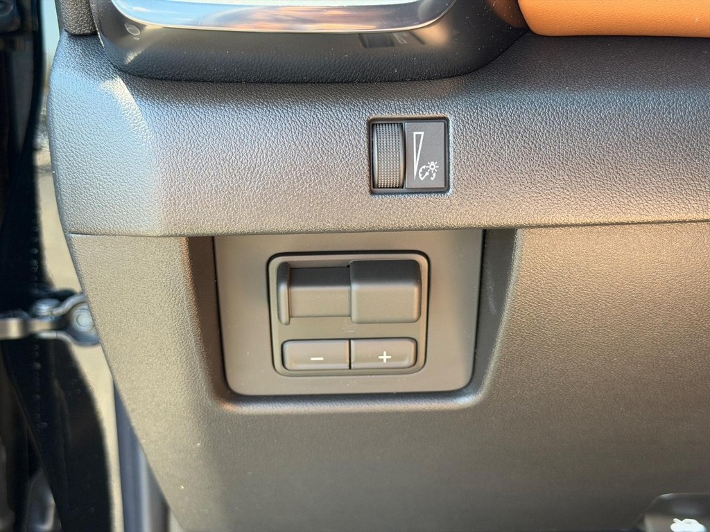 GMC Canyon Vehicle Image 10