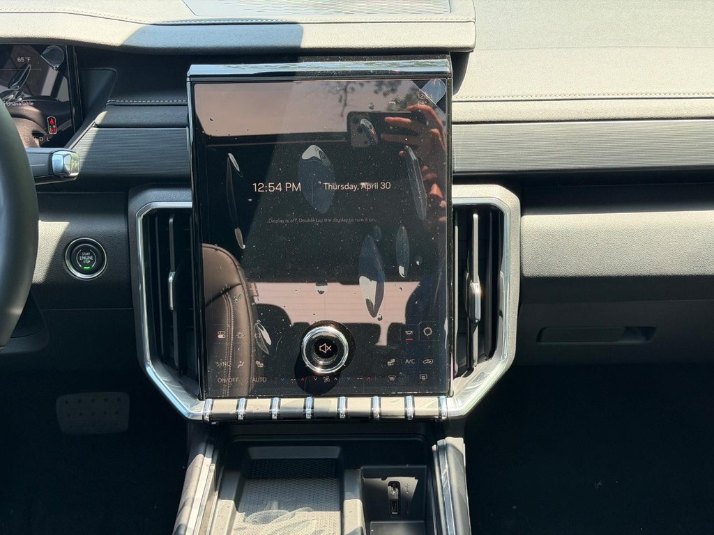 GMC Acadia Vehicle Image 08
