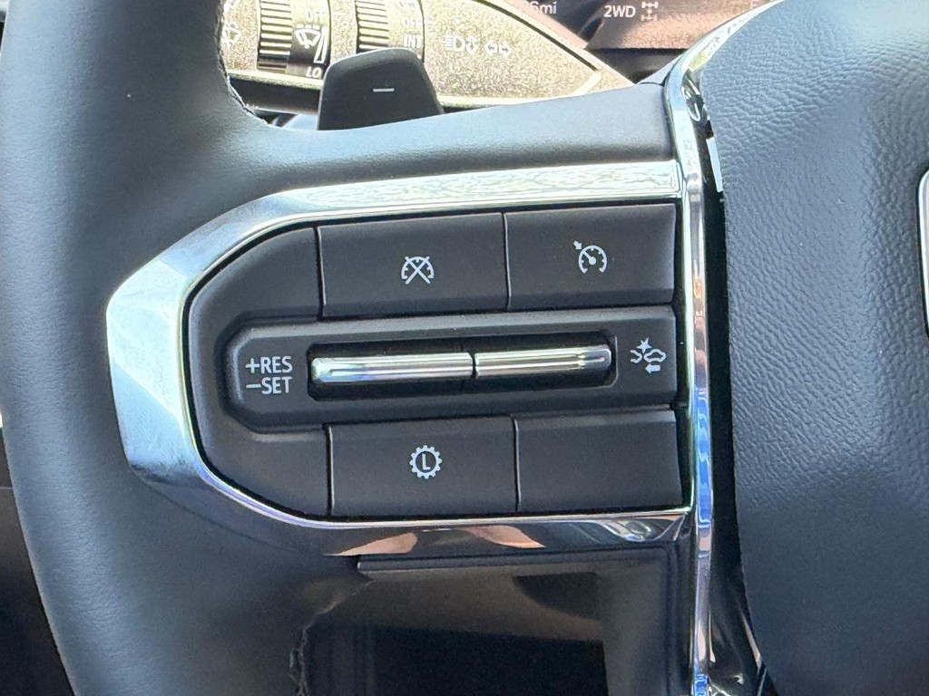 GMC Acadia Vehicle Image 13