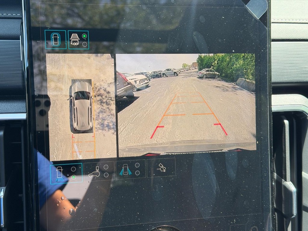 GMC Acadia Vehicle Image 15