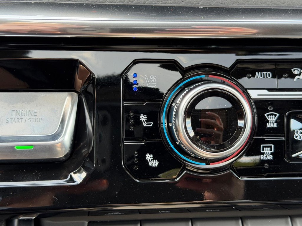 GMC Sierra 2500HD Vehicle Image 18