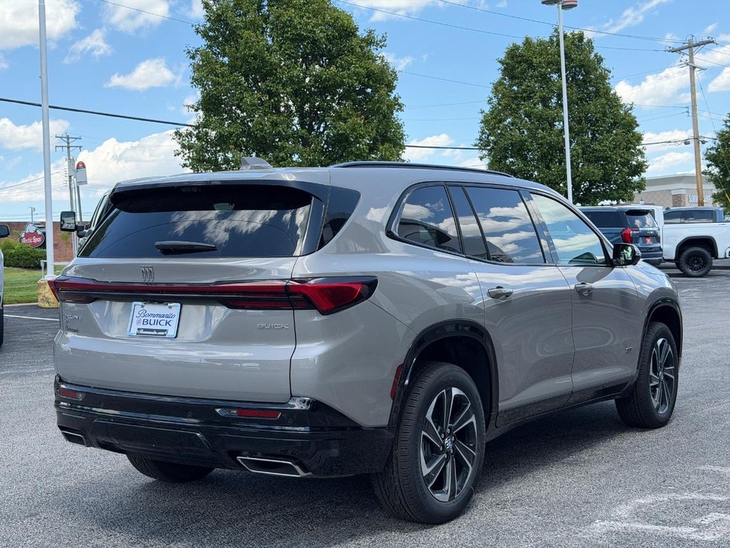 Buick Enclave Vehicle Image 03