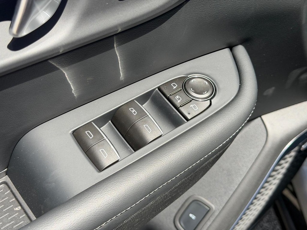 Buick Enclave Vehicle Image 11